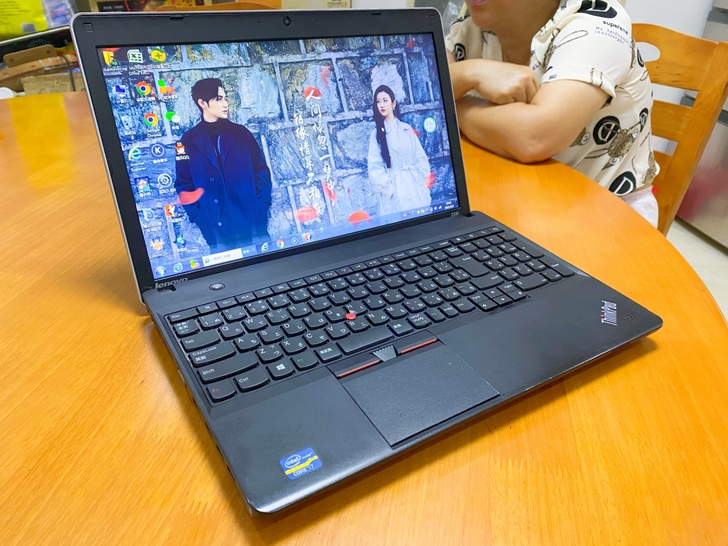 i7 四核 联想笔记本电脑 8g 固态 1...