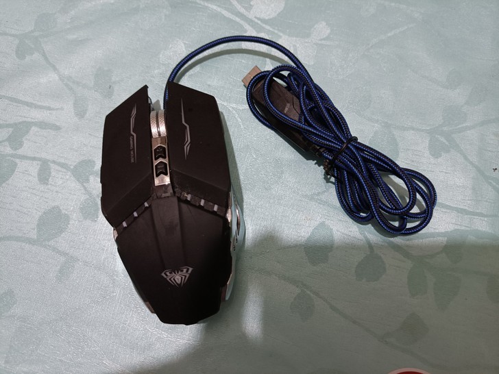 狼蛛S60电竞鼠标；