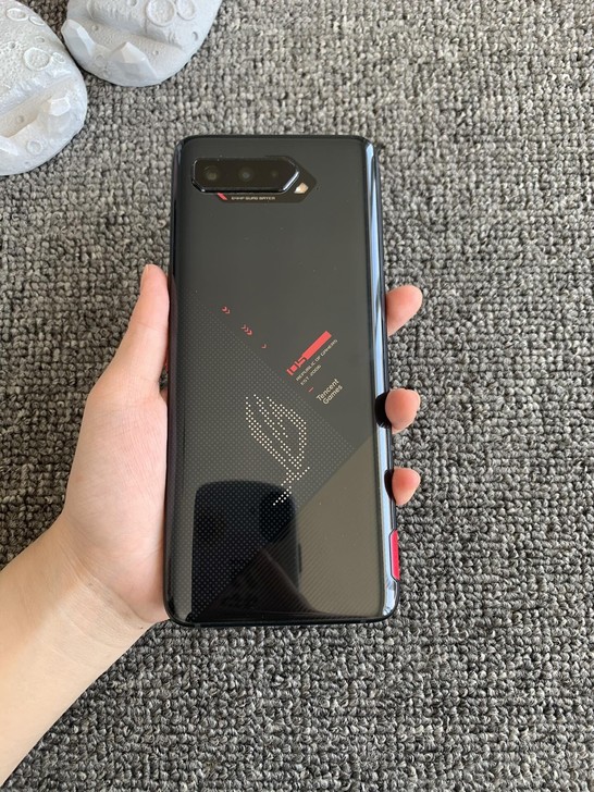 华硕ROG5  16+256G 99新，机...