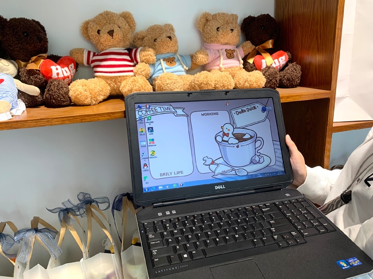 自己用 戴尔笔记本电脑 办公 游戏本 在实...