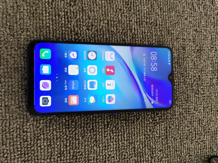 vivoY5s，6+128内存，全原装，功...