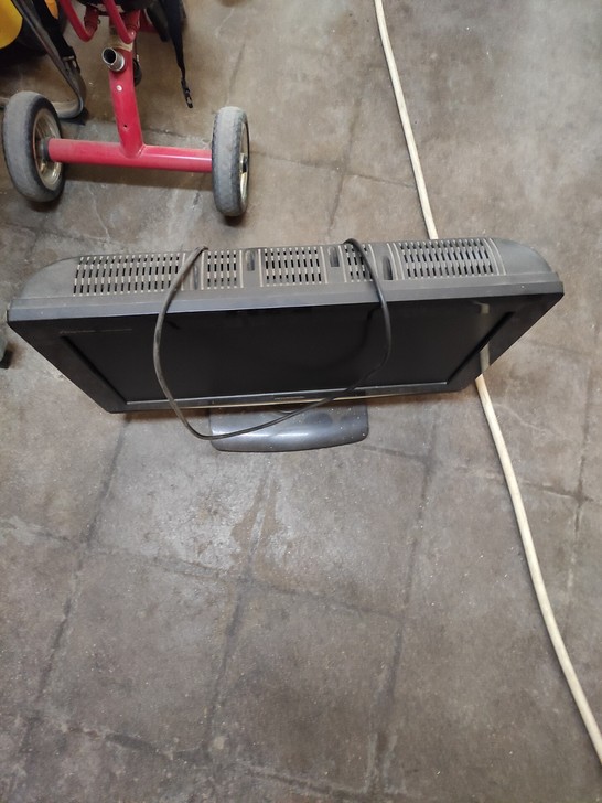 液晶电视非智能32寸  功能完好，外地不出...