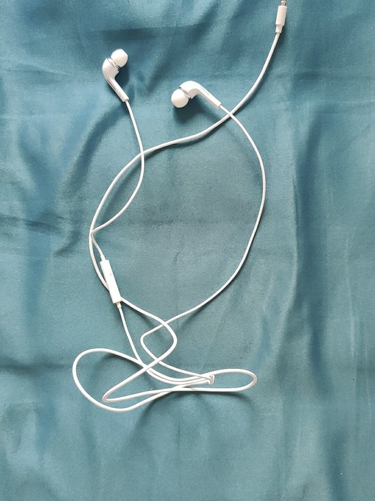 三星手机线控耳机+ 是否线控：是 佩戴方式...