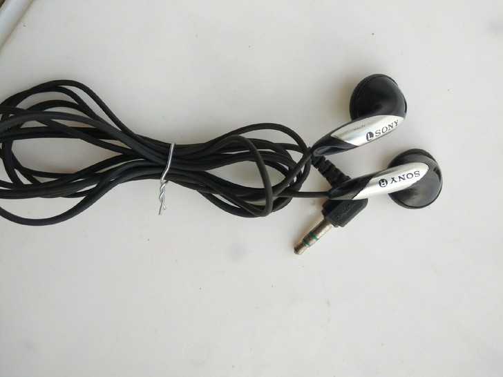 索尼MDR-E737耳塞,很好听,声音很好...