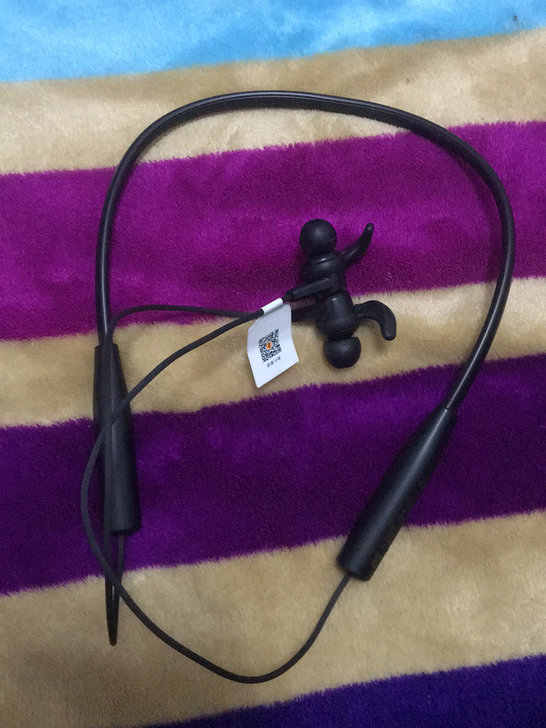 全新爱国者w06蓝牙耳机，信用卡积分换的，...