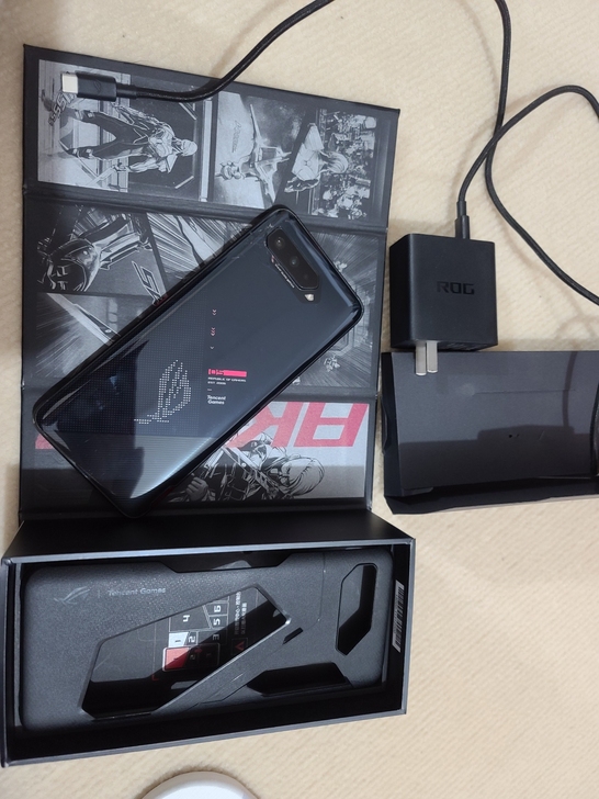 华硕 华硕 ROG 游戏手机5经典版 (...