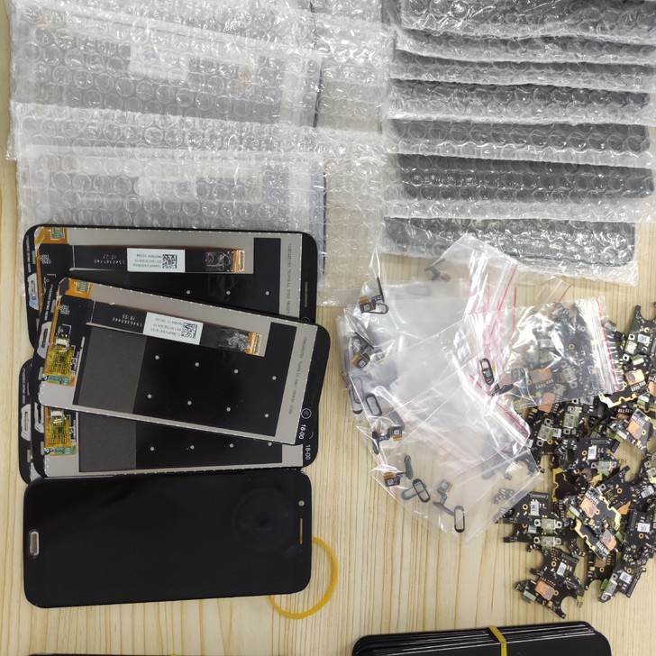 小米黑鲨1代纯原装屏幕总成、指纹，尾插