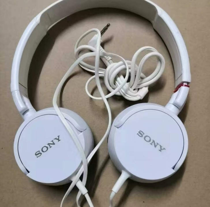 闲置全新原装索尼MDR一ZX100头戴式有...