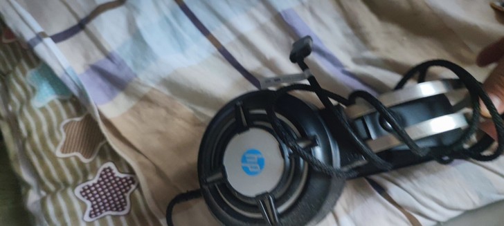 惠普的一个游戏耳机，是usb接口的注意，没...