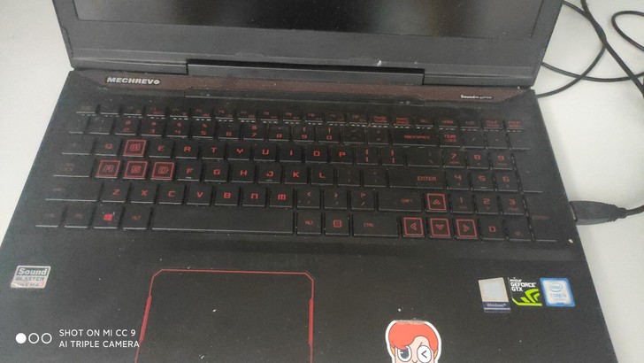 机械革命x1游戏笔记本，LOL高特效无压力...