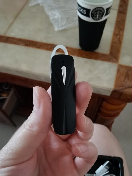 无线耳机黑色无线耳机，开车用全新包邮带充电...