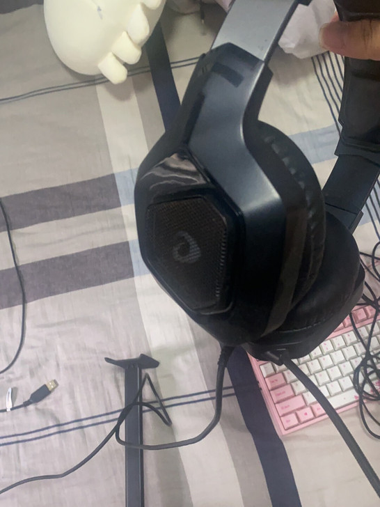 达尔优不错的耳机，有RGB，音效也不错，佩...