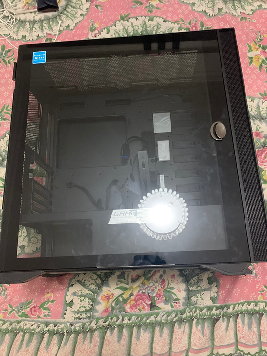 出一个tt挑战者h6机箱，黑色，成色9新以...