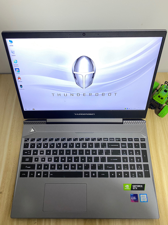 超薄窄边框雷神mastsv设计师笔记本电脑...