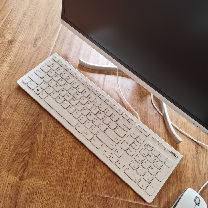 清华同方显示器+有线键盘+有线鼠标