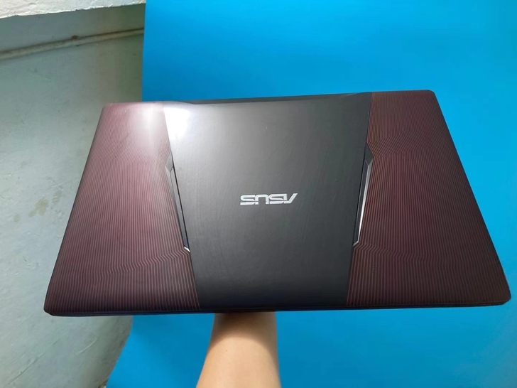 华硕高端游戏本9成新2899元