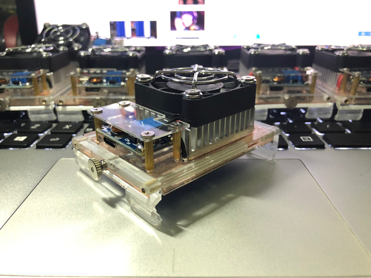 散热神器 手机半导体散热 黑鲨散热背夹冰封...