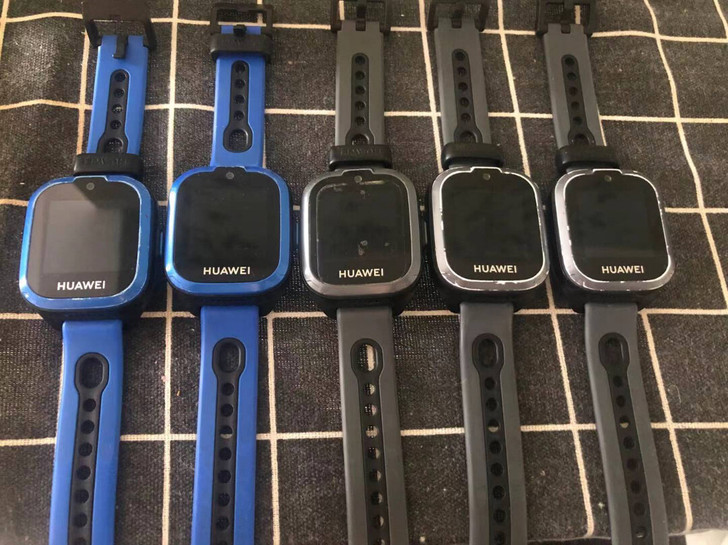 华为儿童手表3，屏幕很好，四周有剐蹭，无暗...