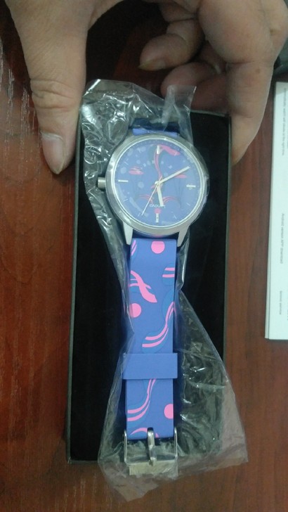 联想限量版蓝牙手表。