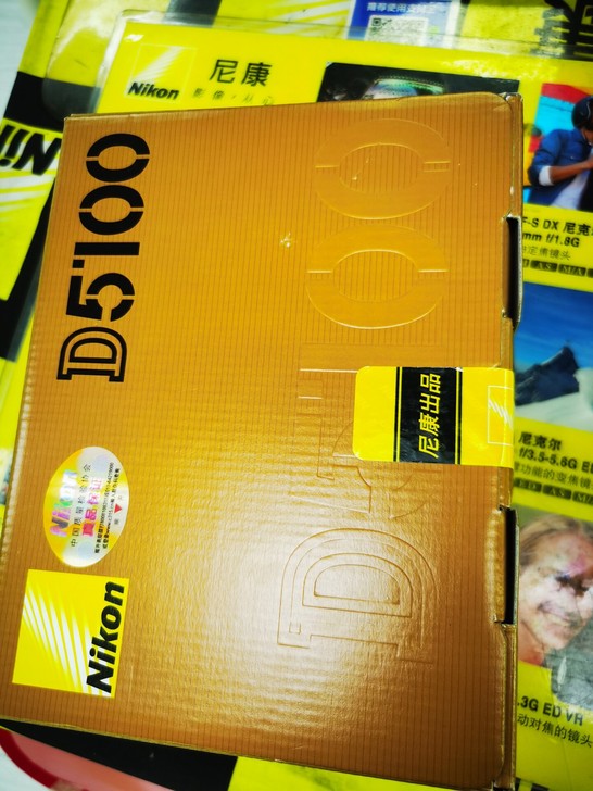 尼康D5100单反相机，入门级单反，翻转屏...