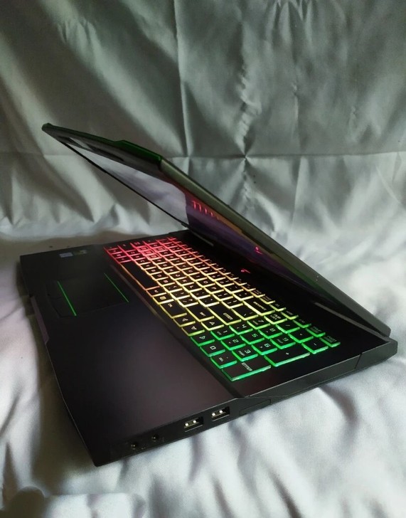 七彩键盘 神舟战神Z7M 1050独显4g...