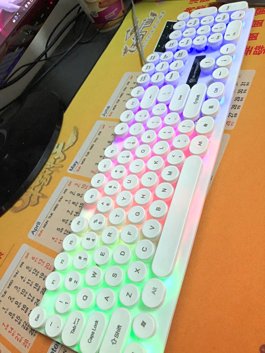 【全新包邮】蝰蛇电竞机械键盘手感游戏鼠标套...