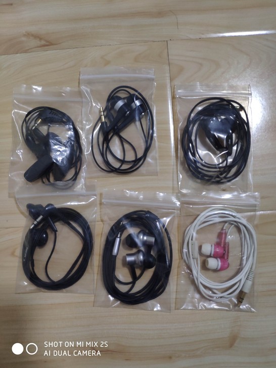 诺基亚2.5毫米双耳机（插头接过线），爱国...