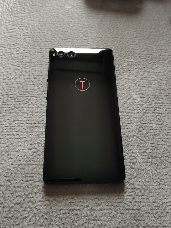 坚果r1