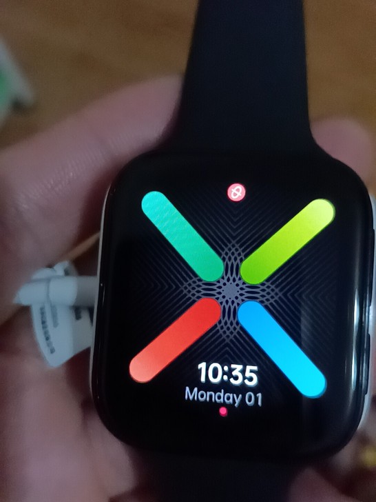 oppo智能手表去年买的，当时是买来送给老...