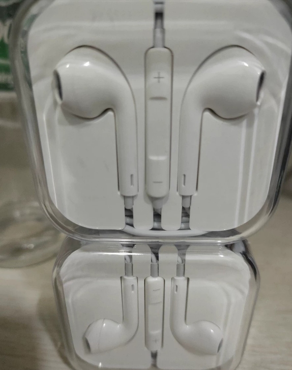 全新耳机买一送一，送同款