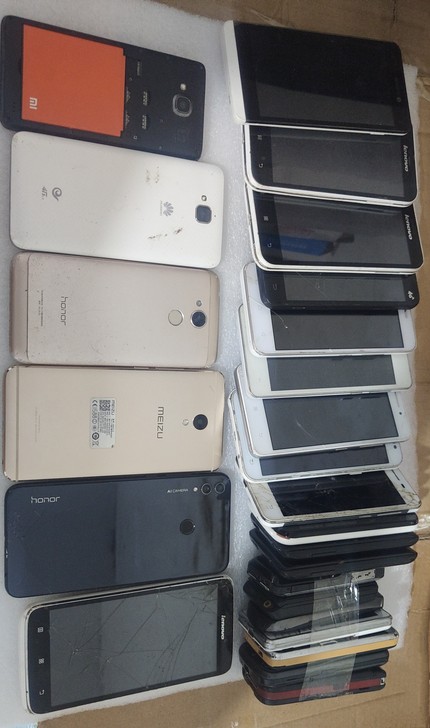 坏手机收过来的，联想，华为，小米，魅族等等...