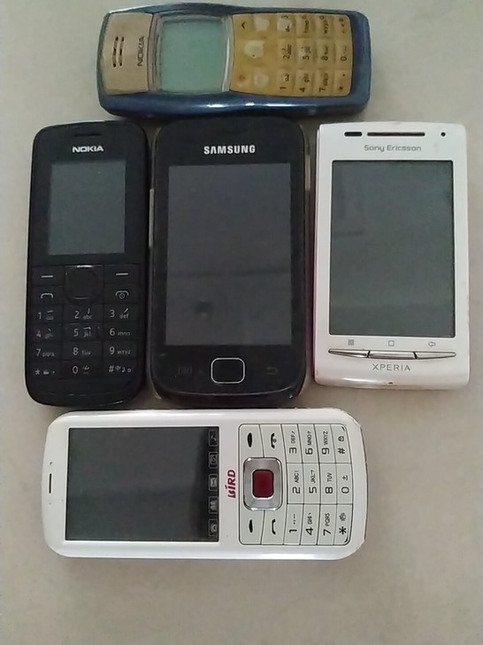 闲置古董手机6部打包卖，联想，诺基亚2部，...