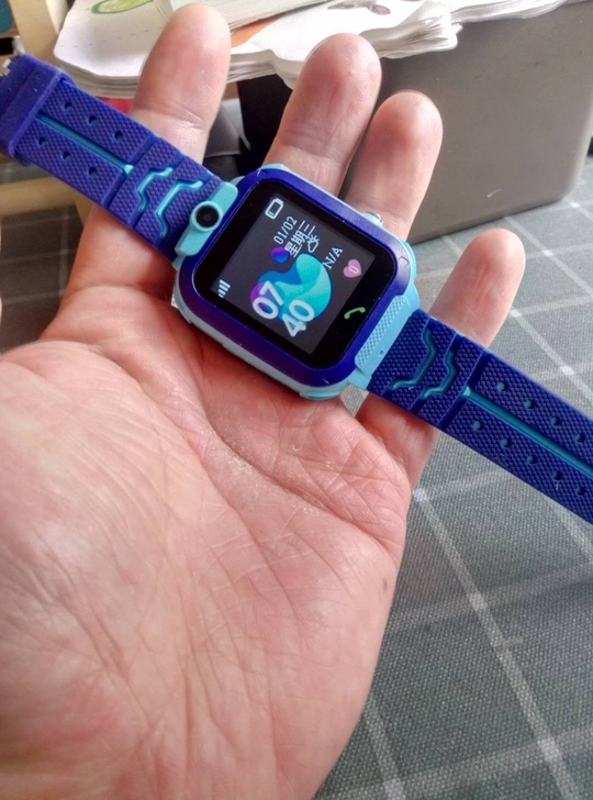 小天才儿童电话手表同款！全新的。可以拍照。...