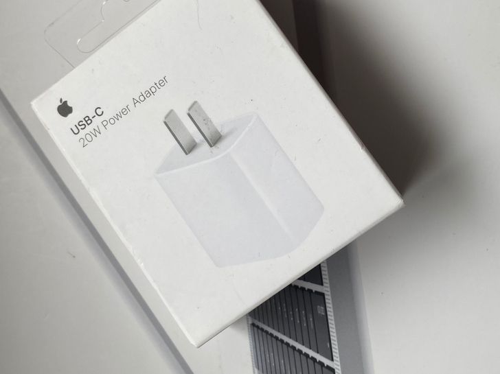 iphone12/promax充电头20w...