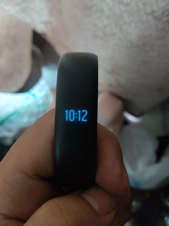 魅族手环H1，带充电线，一切正常使用