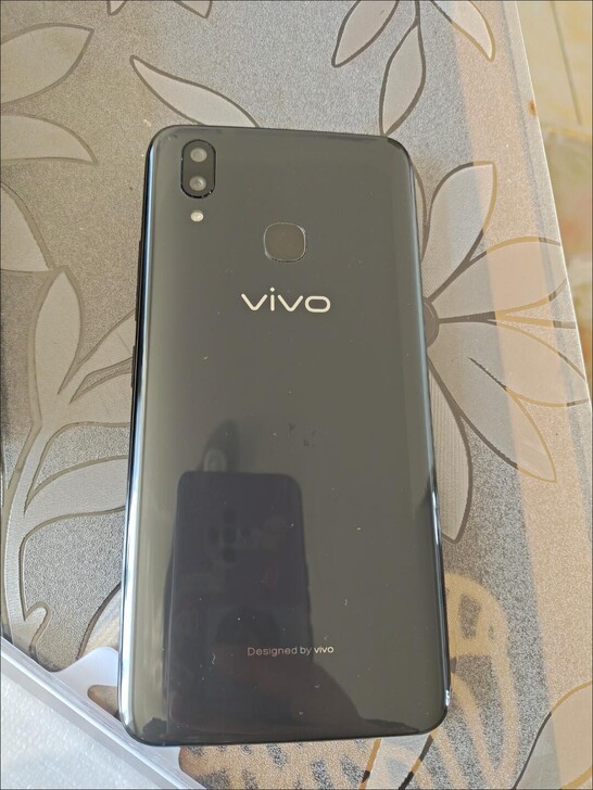 vivox21之前上学的时候买的，6+12...