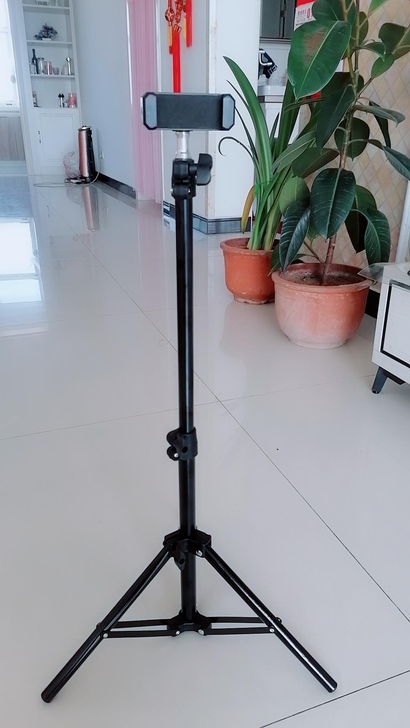 闲置转让几套1.7米手机直播三脚架支架网红...