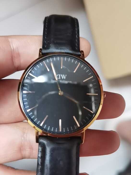 Dw手表,具体看图吧,表带伊拉克成色烂的不...