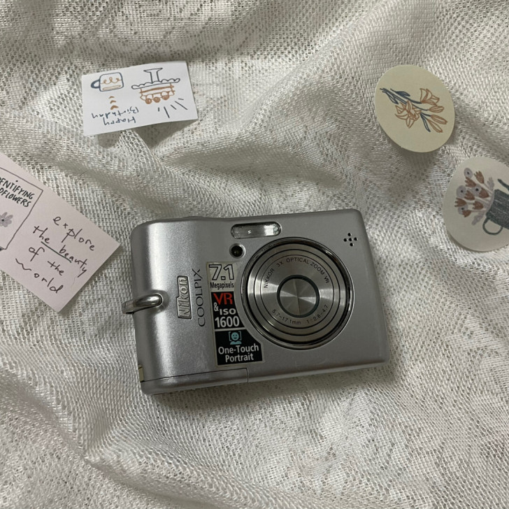 尼康面包机，L12，配件齐全CCD，老数码...