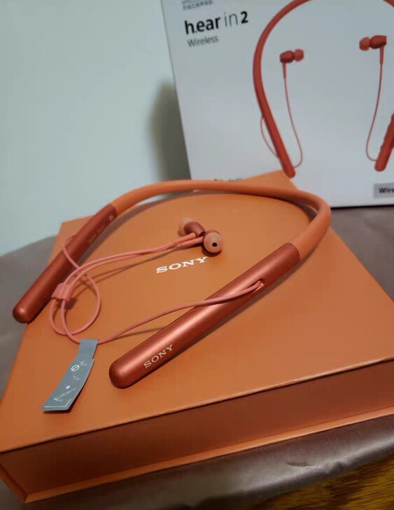 【索尼】Sony700挂脖式蓝牙耳机,超棒...