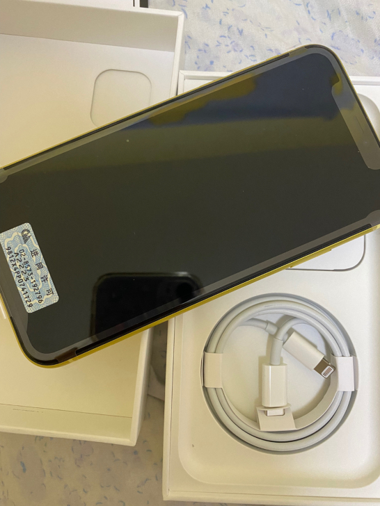 iPhone 11  黄色  128g