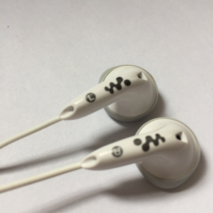 索尼重低音耳塞。听歌杠杠的。