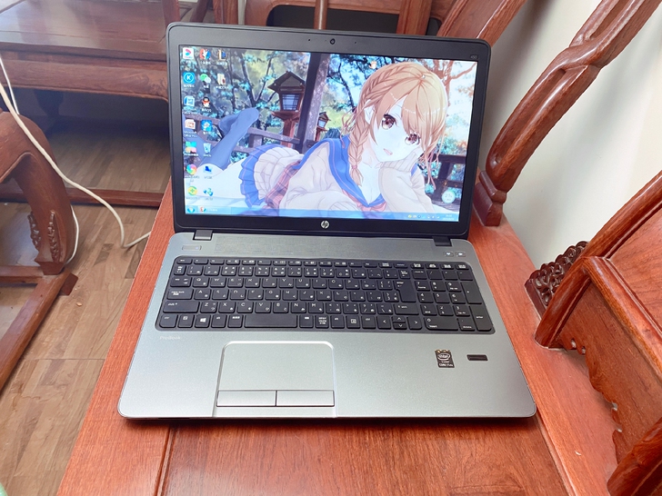 女生自用惠普笔记本电脑 i7 原价七千多 ...