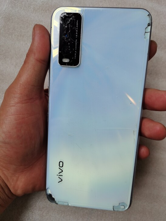 vivo y30   不开机   充电没反...