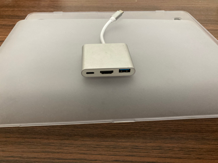 Macbook air  出配件 保护壳和...