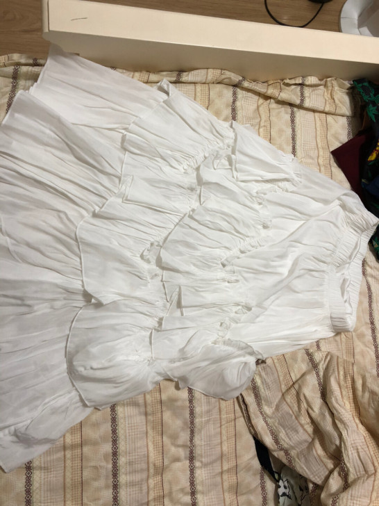 白色半身裙，全新，一次都没穿过。