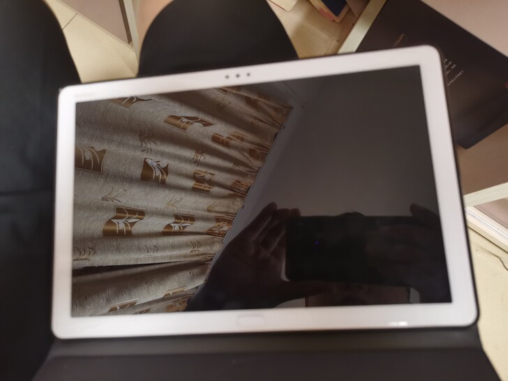 华为pad 1900买的。用了小2年吧，用...