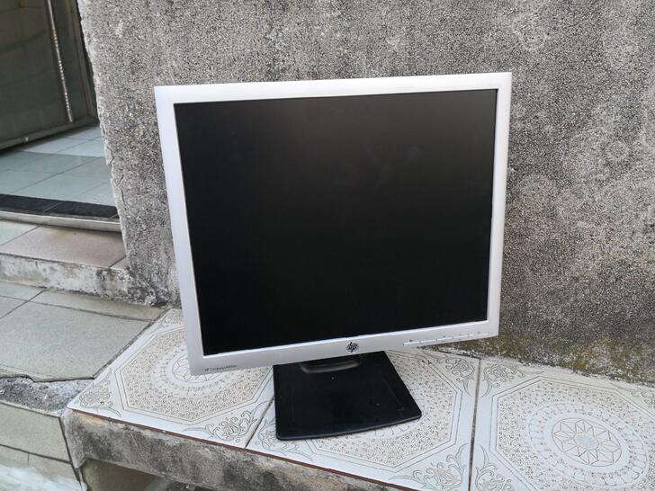 19寸方屏电脑显示器惠普联想