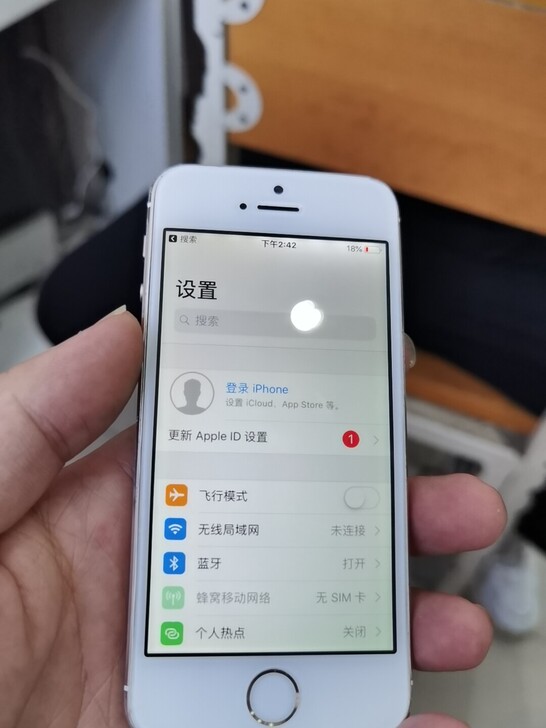苹果5s.成色如图，16内存，有喜欢的吗？...