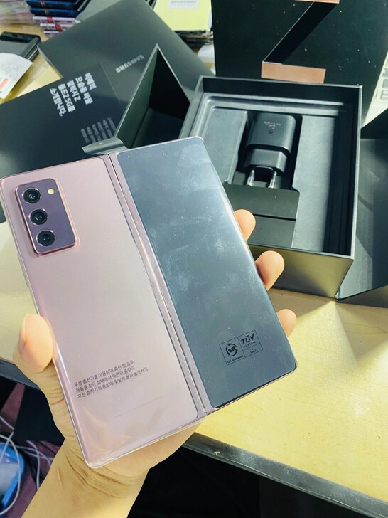 品牌：Samsung三星Fold2